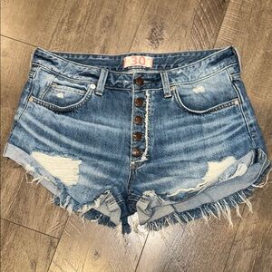 WE THE FREE DISTRESSED BUTTON FLY DENIM JEANS SIZE 30